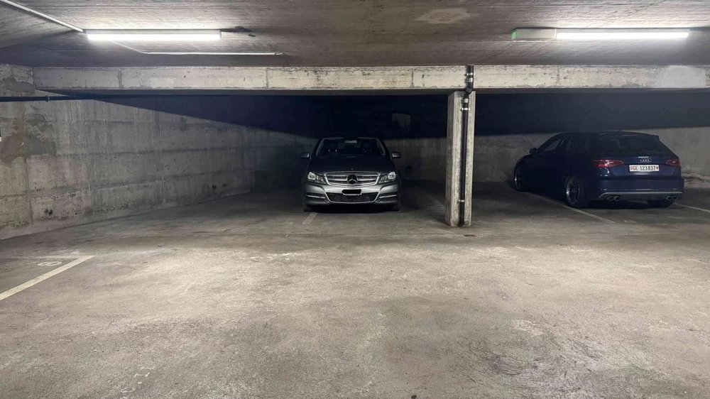 null rooms Car park, garage for rent in Geneva - image 1/5