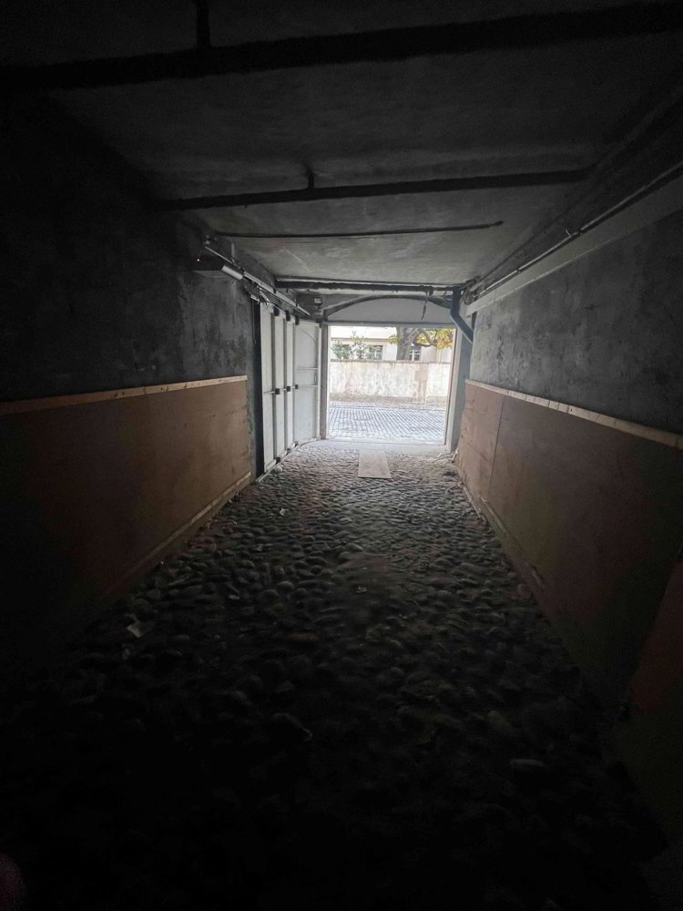 null rooms Car park, garage for rent in Geneva - image 1/2