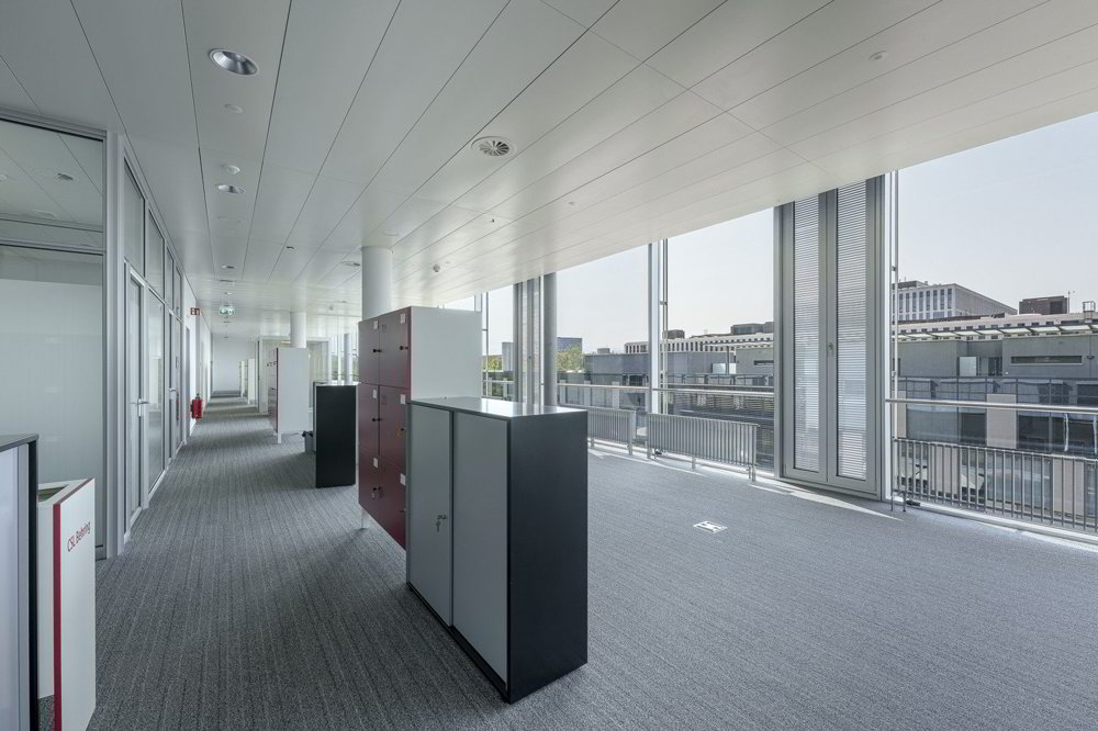 null rooms Office & Commercial for rent in Berna - image 1/9