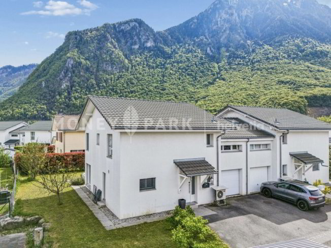 5 rooms House to buy in Bouveret - image 1/1