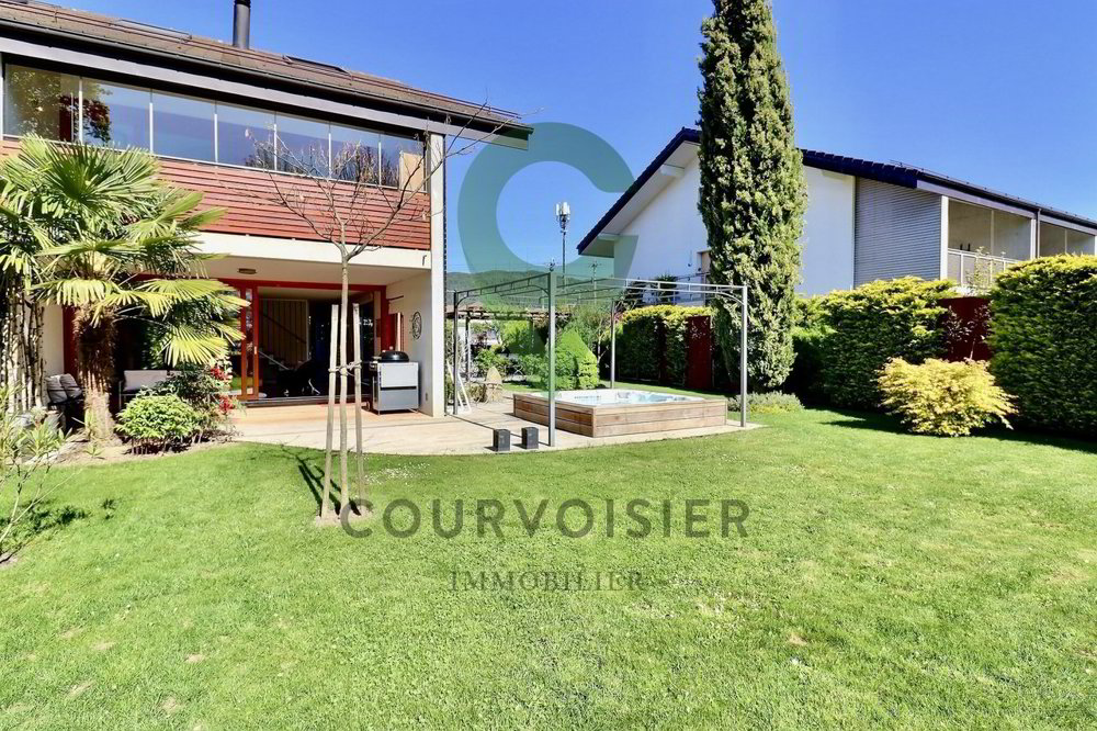 7 rooms Apartment to buy in Bursinel - image 1/13