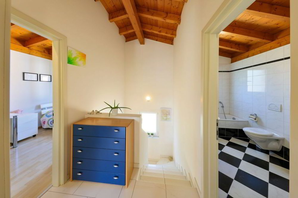 5.5 rooms House to buy in Cadro - image 1/13