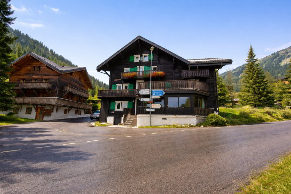 Auberge de 16 chambres avec bar à louer sur Morgins