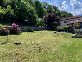 Vista panoramica spettacolare, ampia area verde e allacciamenti già presenti - Ansicht 2