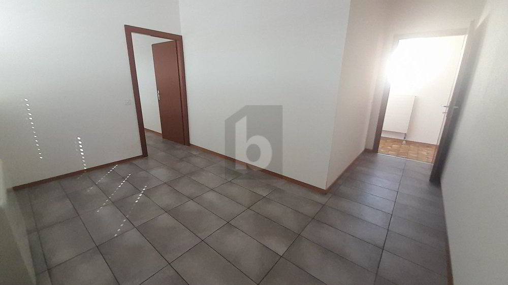SPACIEUX, MODERNE ET IDÉALEMENT SITUÉ - Ansicht 4