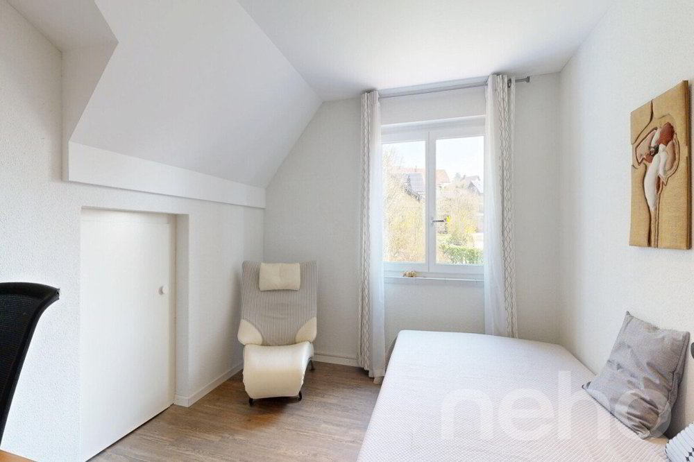 5.5 rooms House to buy in Nürensdorf - image 1/11