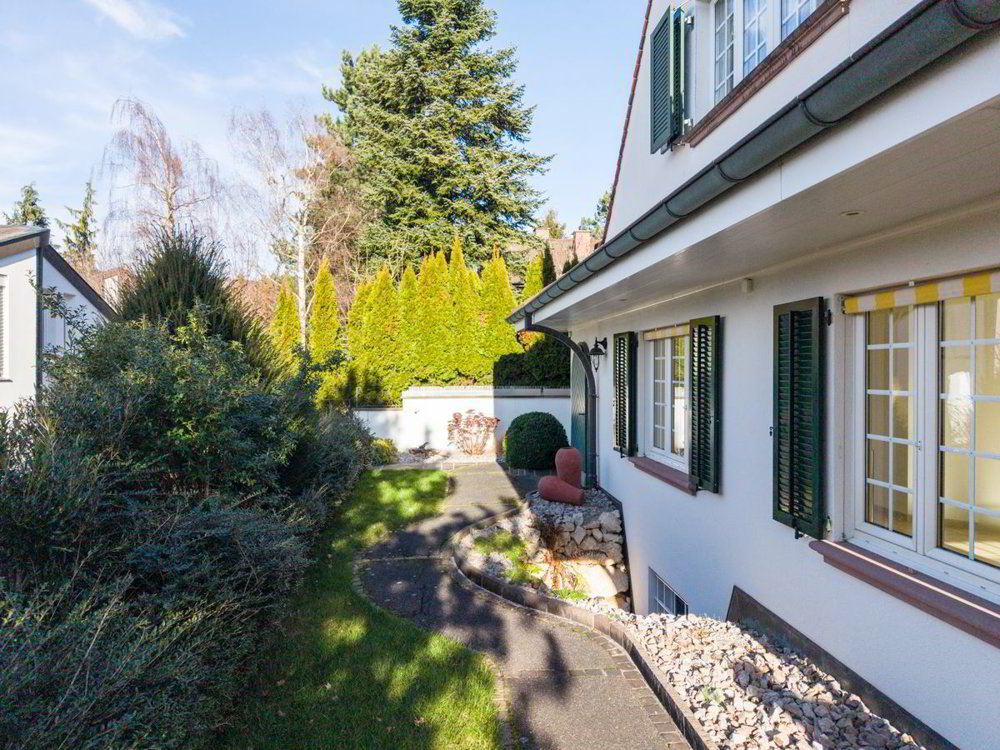 Maison 6 pièces à acheter à Basel - image 1/6