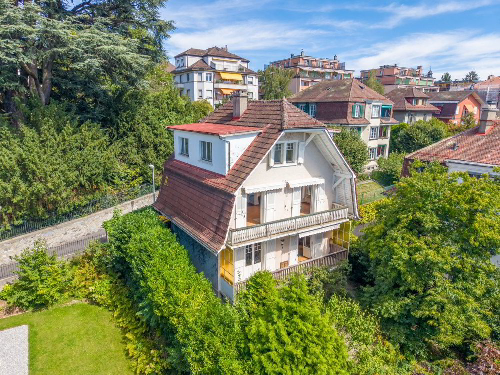 6 rooms House to buy in Lausanne - image 1/13