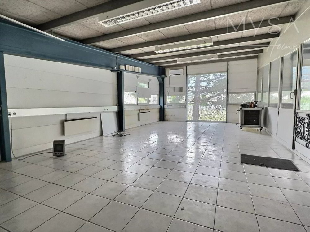 Bureau & Commerce null pièces à acheter à Sierre - image 1/5