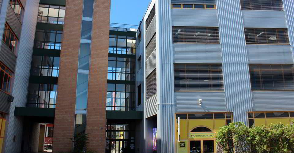Bureau & Commerce null pièces à louer à Les Acacias - image 1/2