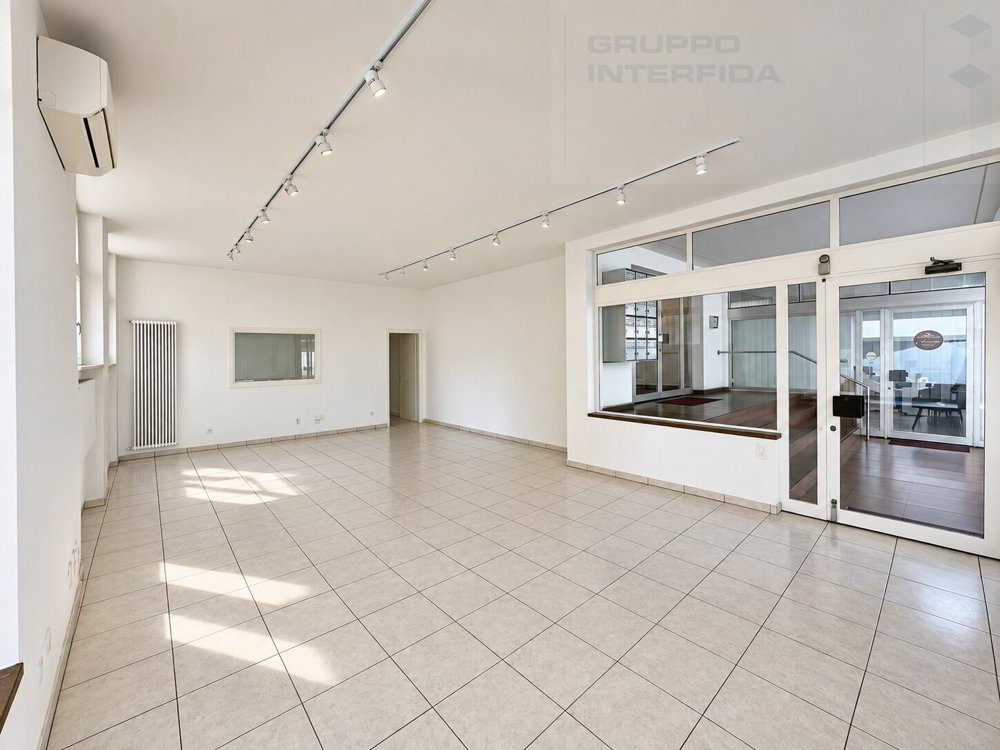 Boutique de 2 pièces en location à Chiasso - 90 m² - Ansicht 2