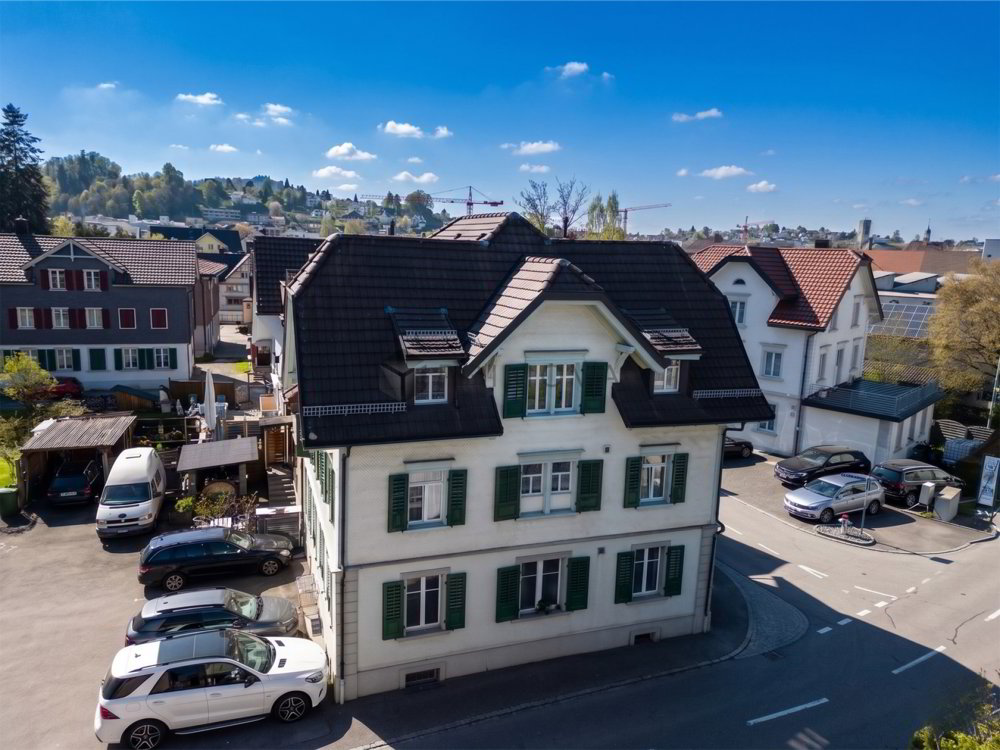 9.5 rooms House to buy in Flawil - image 1/8