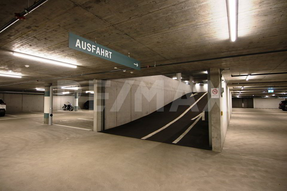 null Zimmer Parkplatz, Garage zu vermieten in Zizers - Bild 1/4