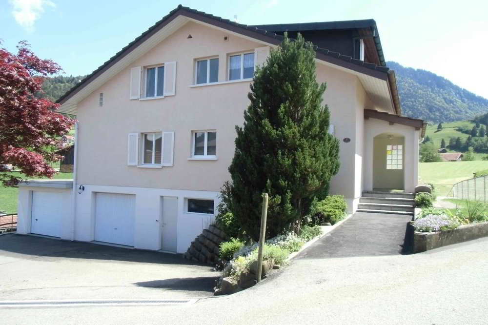 null rooms Car park, garage for rent in Schüpfheim - image 1/1