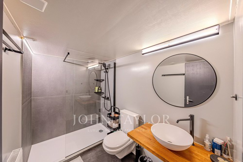 10 rooms House to buy in Lully VD - image 1/13