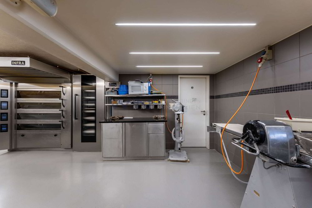Ufficio & Commercio di 7 locali in vendita a Höri - immagine 1/10