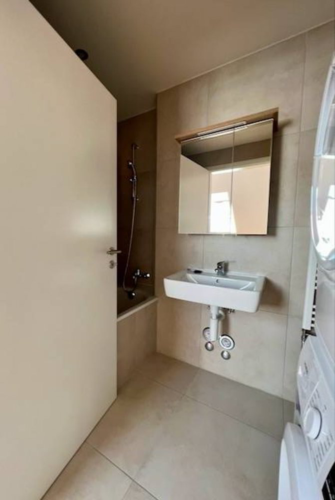 null rooms House to buy in Couvet - image 1/13