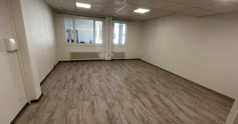null rooms Office & Commercial for rent in Les Acacias - image 1/3