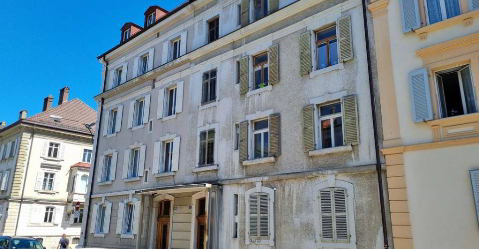 Bureau & Commerce null pièces à louer à La Chaux-de-Fonds - image 1/2