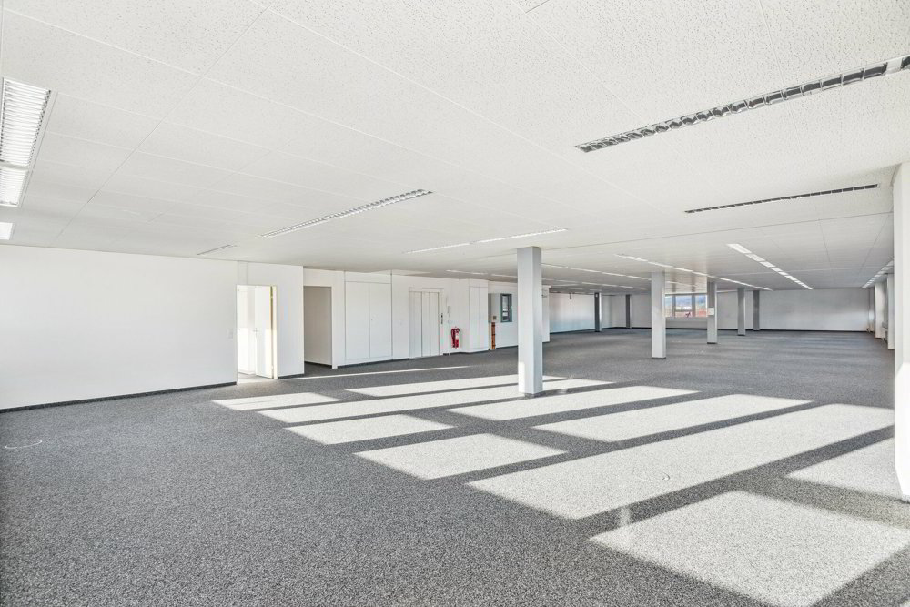 Bureau en location à Regensdorf - 580 m² - Ansicht 2