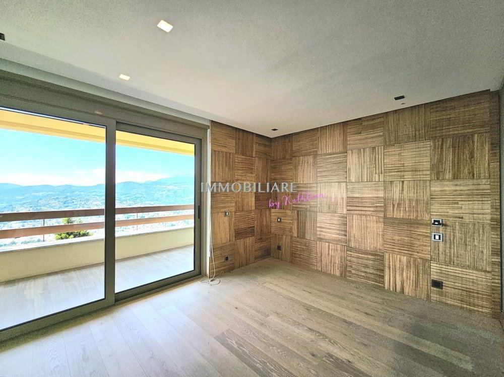 3 rooms Apartment to buy in Aldesago - image 1/13