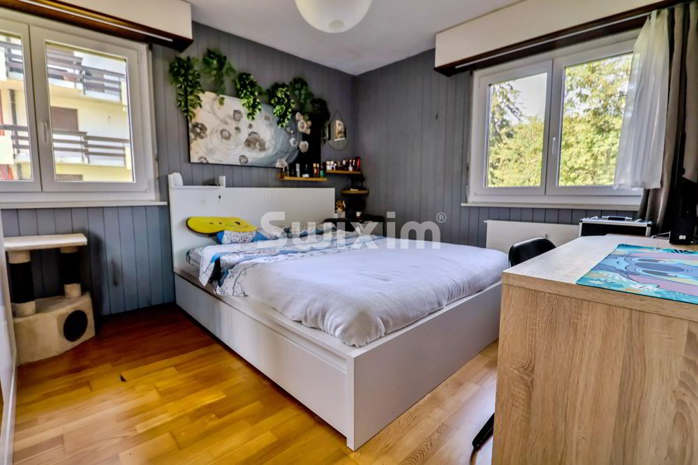 3 rooms Apartment to buy in Châtel-St-Denis - image 1/6