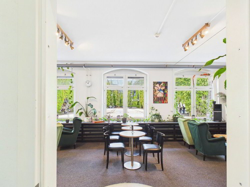Attractive Café salon mit Blick auf den MFO- Park- Zürich-Oerlikon - Ansicht 4