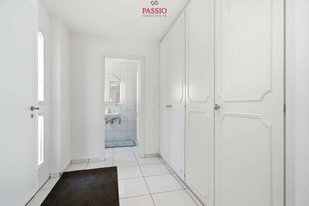 Casa di 9 locali in vendita a Pratteln - immagine 1/13