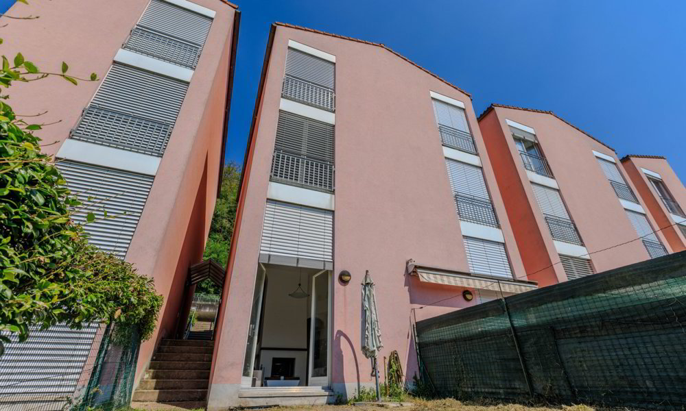 5.5 rooms House to buy in Seseglio - image 1/12