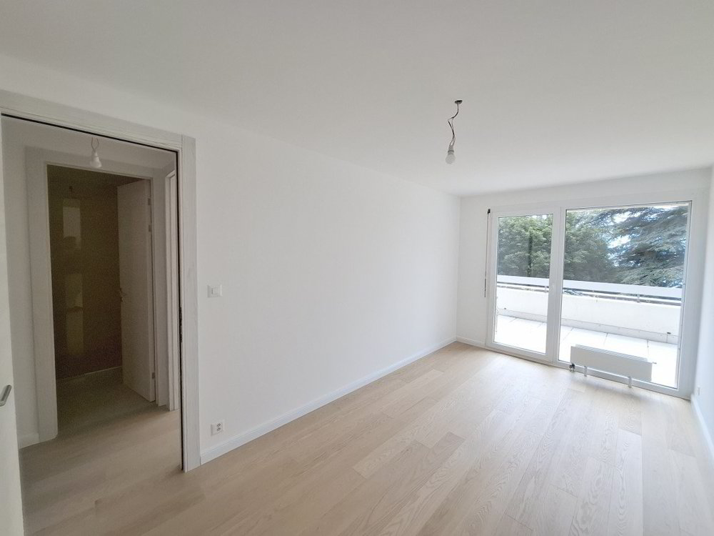 3 rooms Apartment to buy in Clarens - image 1/13