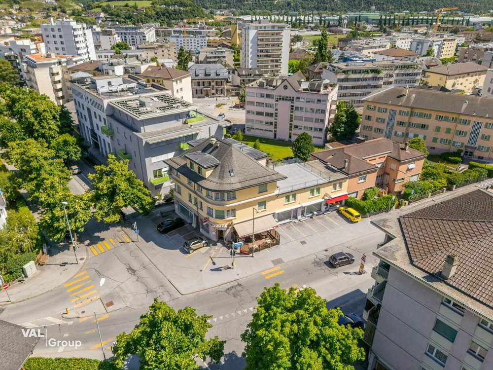 null rooms Office & Commercial to buy in Sierre - image 1/9