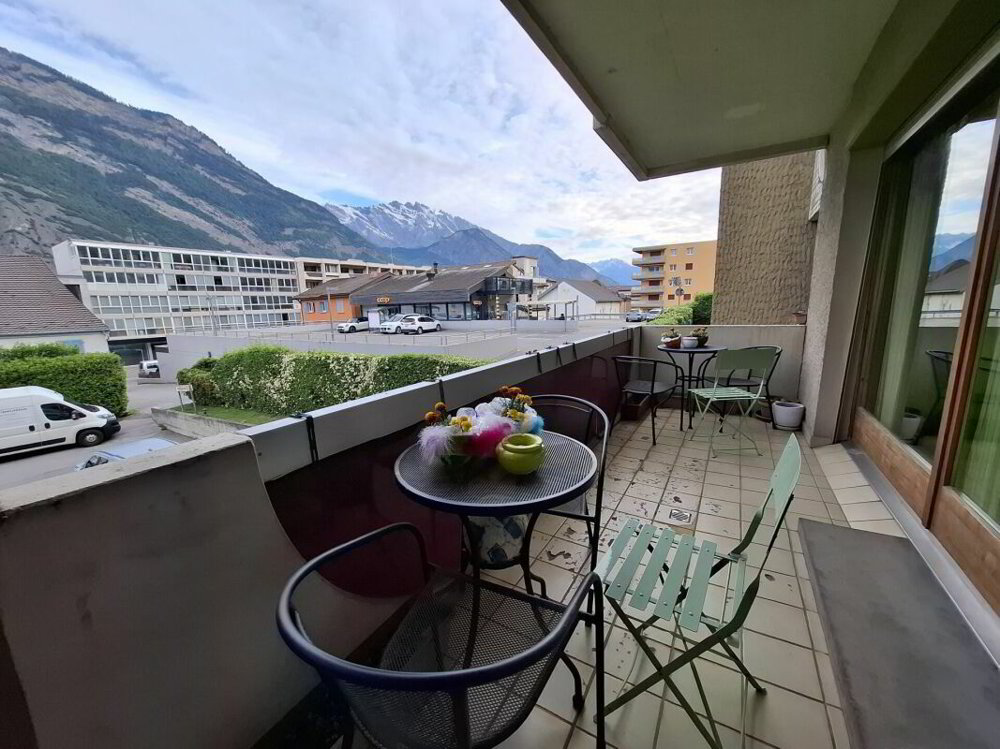 7 rooms Apartment to buy in Saxon - image 1/13
