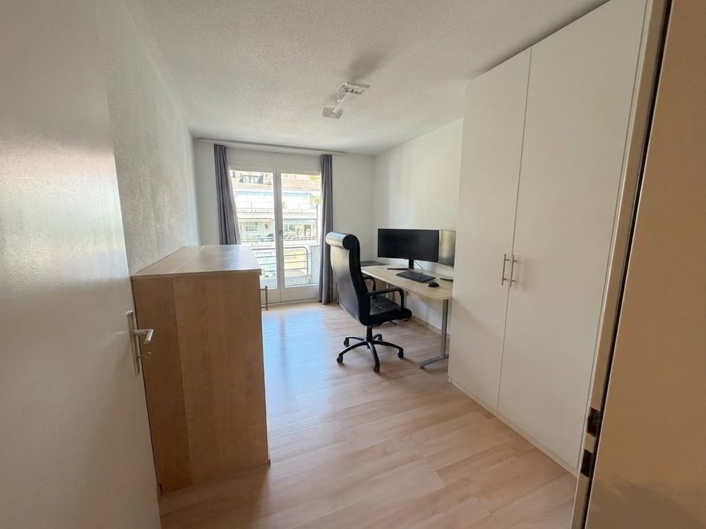 4 rooms Apartment to buy in Unterkulm - image 1/10