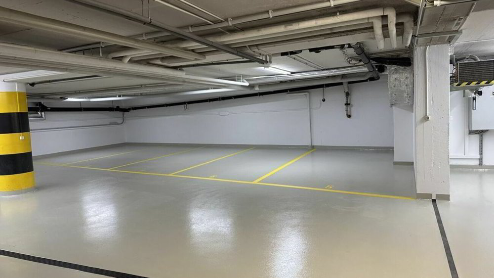 Parking, garage null pièces à louer à Zürich - image 1/3