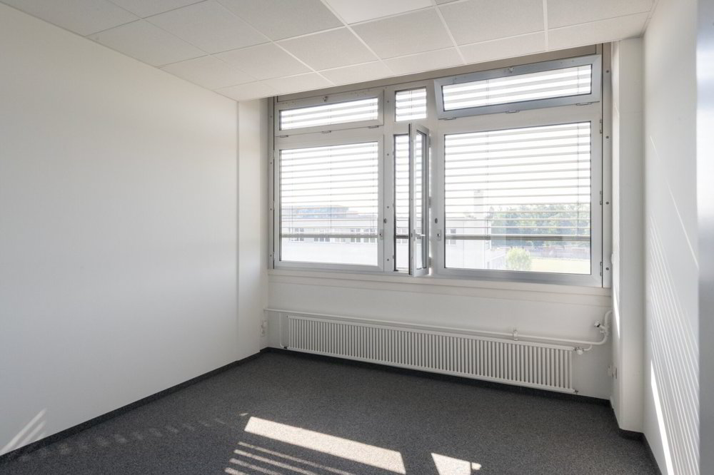 Einziehen und loslegen - moderne Büros in Regensdorf! - Ansicht 4
