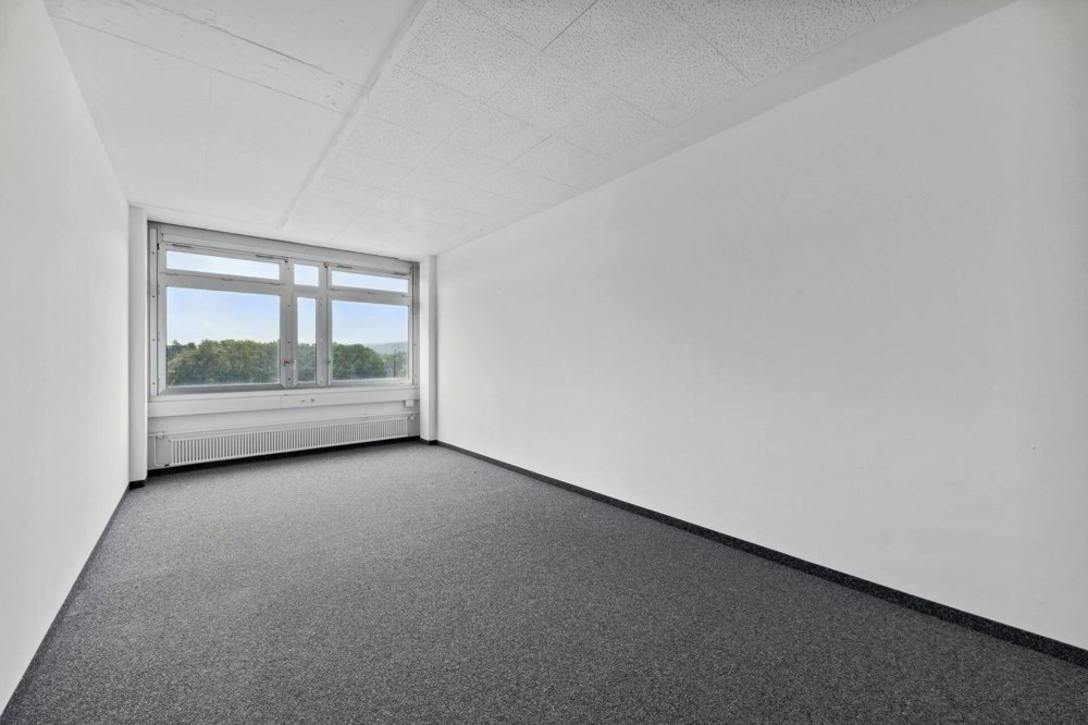 Bezugsbereite Büroflächen direkt neben dem Bahnhof Regensdorf - Ansicht 2