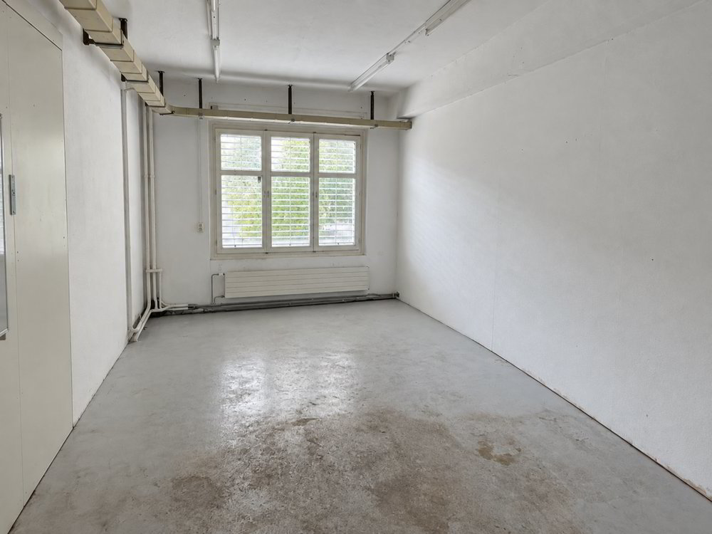 null rooms Office & Commercial for rent in Lichtensteig - image 1/3