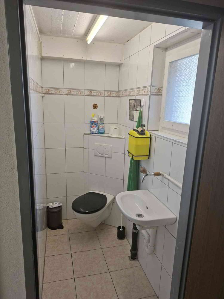 3.5 rooms Office & Commercial for rent in Volketswil - image 1/11