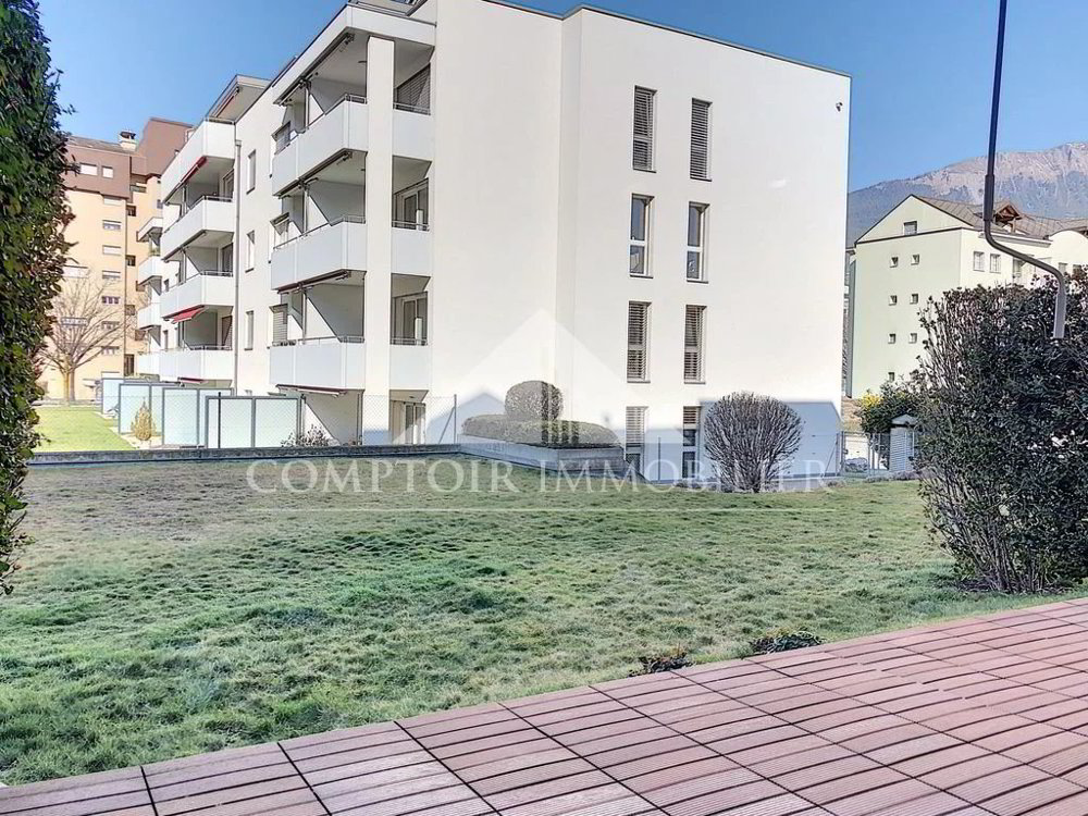 4 rooms Apartment for rent in Sion - image 1/11