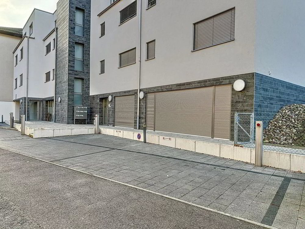 Parking, garage null pièces à louer à Veyrier - image 1/1