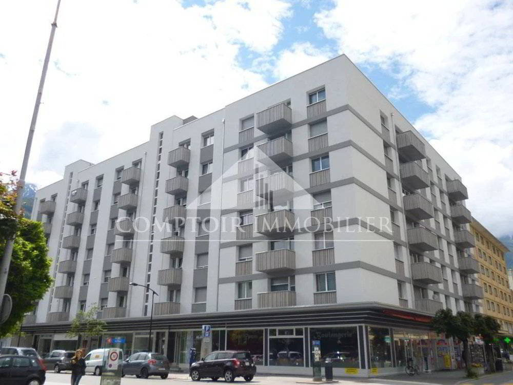 3 rooms Apartment for rent in Martigny - image 1/8
