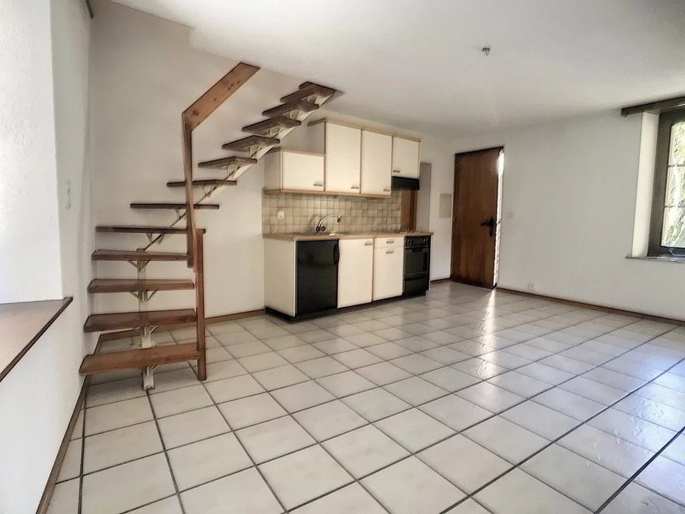 3 rooms Apartment for rent in Sierre - image 1/5