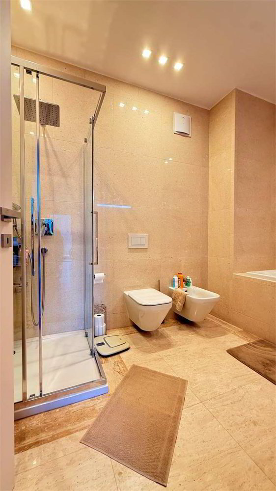 3 rooms Apartment to buy in Bissone - image 1/13