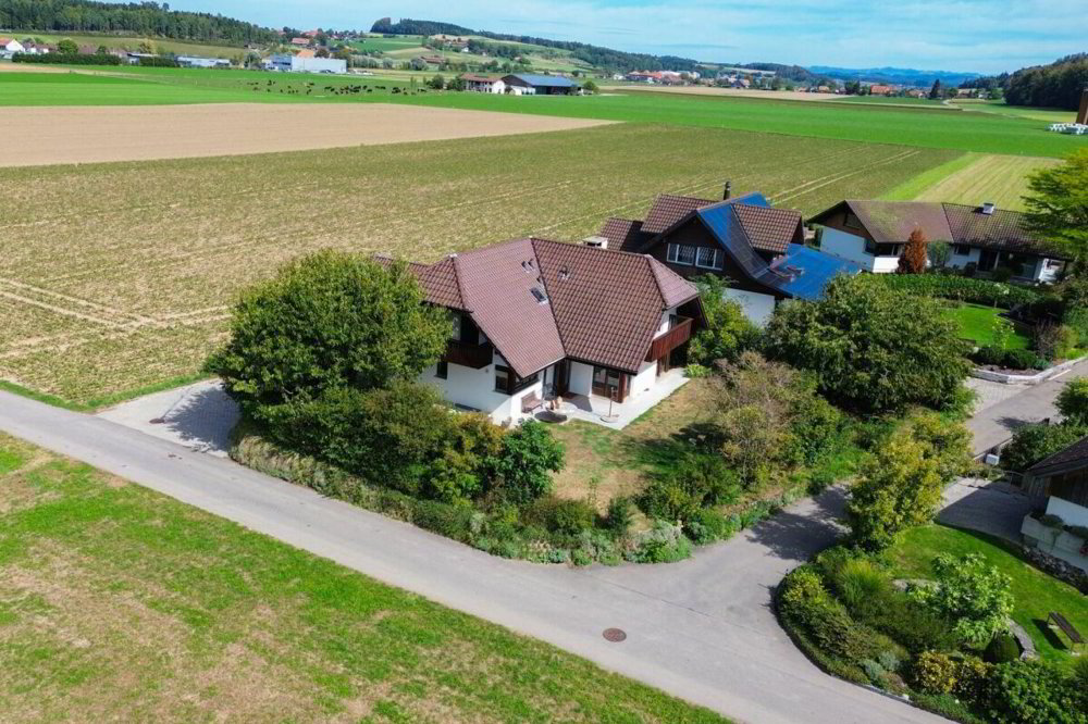 Casa di 9 locali in vendita a Schüpfen - immagine 1/13