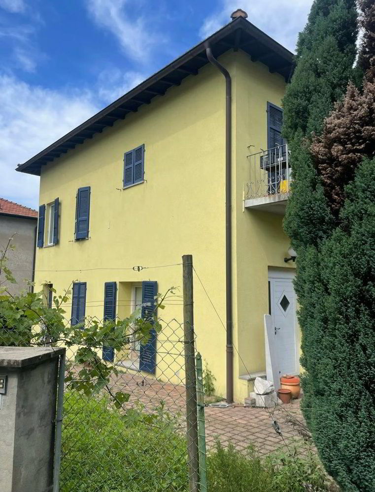 7 rooms House to buy in Mendrisio - image 1/7