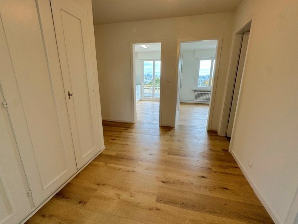 Appartement 4 pièces à louer à Binningen - image 1/13