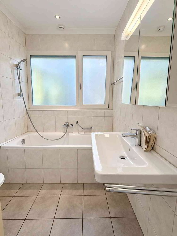 null rooms House to buy in Hallau - image 1/13