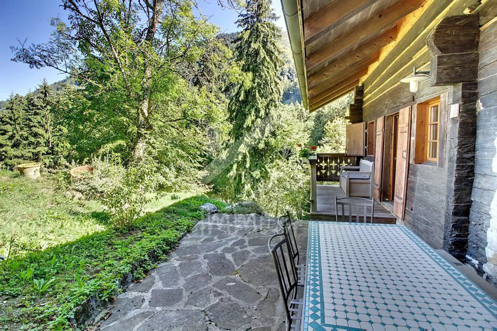 2 rooms Apartment to buy in Val-d'Illiez - image 1/8