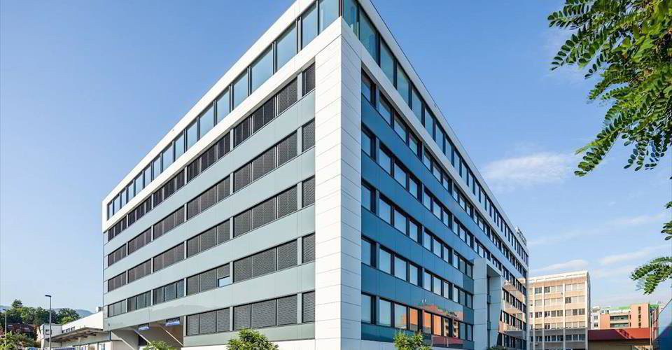 null rooms Office & Commercial for rent in Plan-les-Ouates - image 1/13