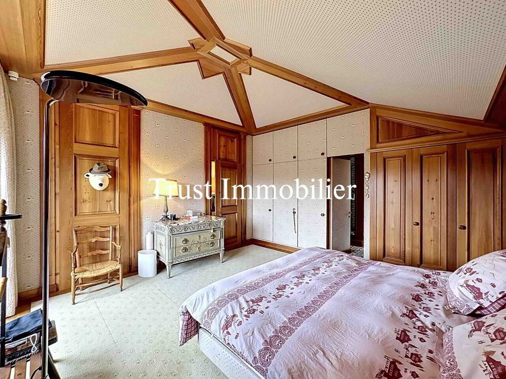9 rooms Apartment for rent in Crans-Montana - image 1/13
